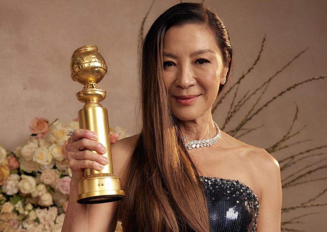 Profil aktris Michelle Yeoh yang terkenal sebagai bintang film aksi yang baru mencetak sejarah di SAG Awards 2023.