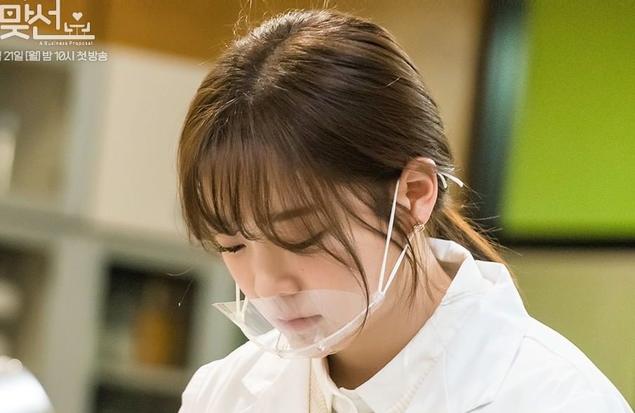 Selain punya alur cerita seru, drama Korea banyak membahas suatu bidang pekerjaan, lho! Ini berbagai macam profesi uniknya.