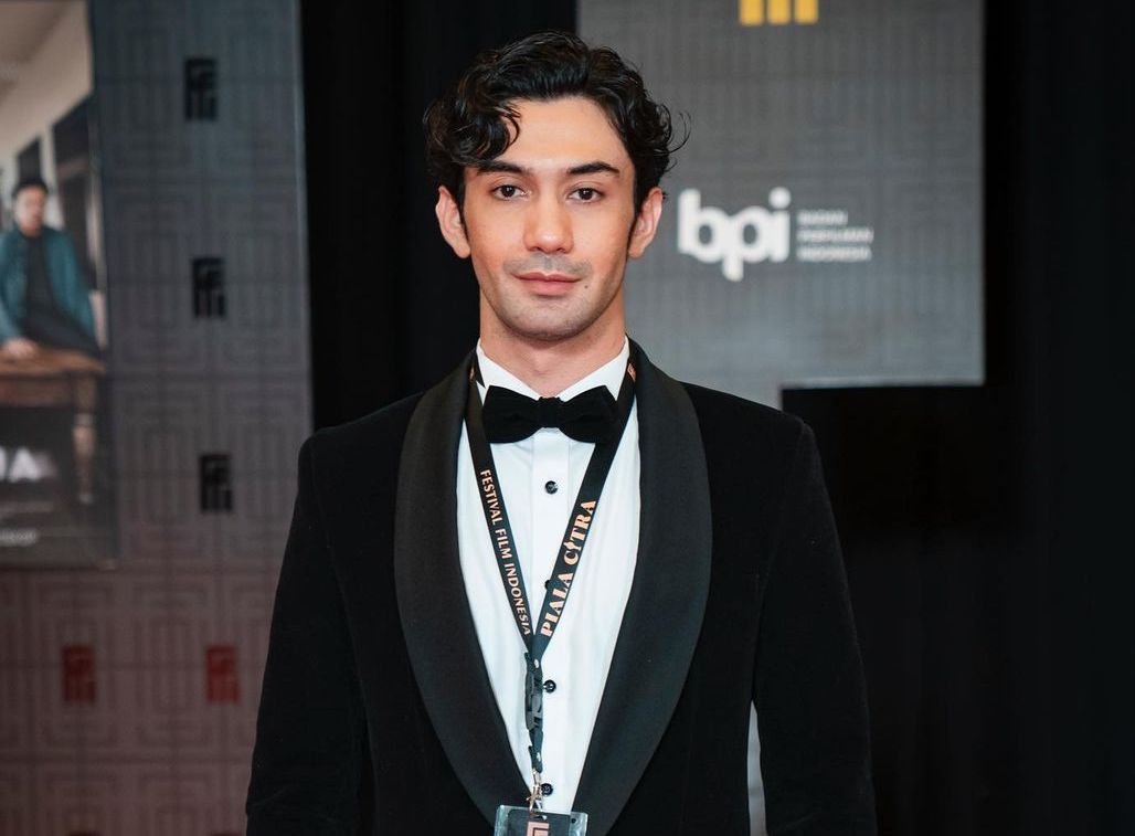 Berperan sebagai Aris, suami yang berselingkuh di Layangan Putus, Reza Rahadian mengungkapkan sulit untuk berlaku adil.