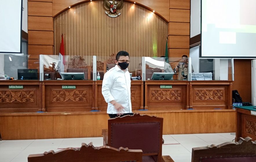 Jaksa memberi tuntutan dan hakim memvonis dalam kasus sidang Ferdy Sambo cs. Seperti apa perbedaan wewenang jaksa dan hakim? Berikut informasinya!