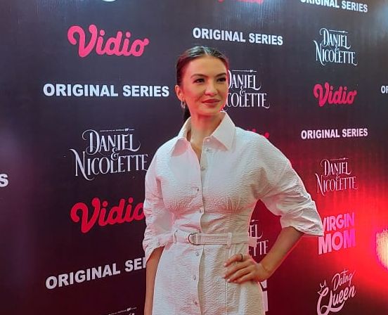Bermain di serial Dating Queen, aktris Raline Shah buka suara tentang aplikasi kencan dan nilai pada perempuan.