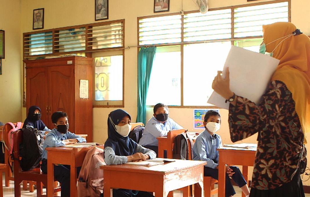 Demi mendukung akses pendidikan semua anak Indonesia, brand ini berkolaborasi salurkan bantuan hingga ke daerah 3T.