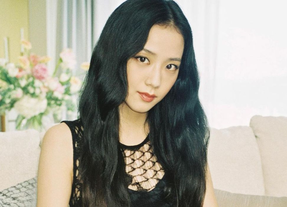 Jisoo BLACKPINK menceritakan tentang alasan belum mengeluarkan debut solo. Penasaran? Ini dia selengkapnya.