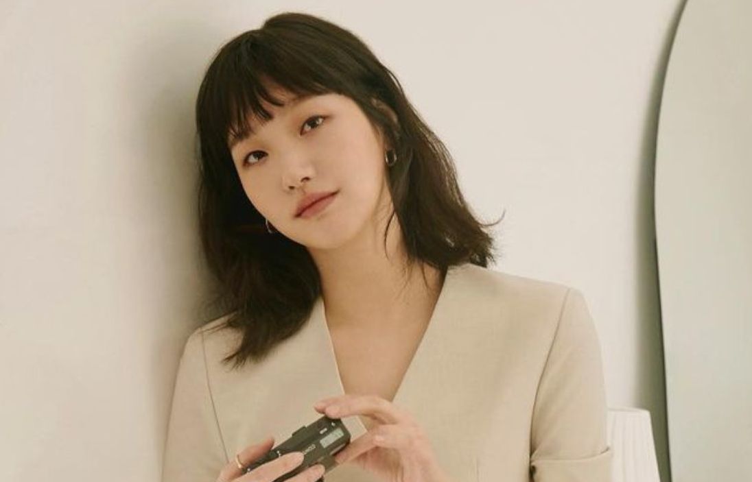 Aktris Kim Go Eun yang baru berulang tahun ke-30, resmi terlibat dalam drama Yumi's Cells yang memiliki cerita yang sangat unik.