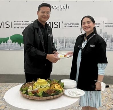 Selain menjadi CEO Es Teh Indonesia menggantikan Haidhar Wurjanto, ini 6 sumber uang Nagita Slavina lainnya!