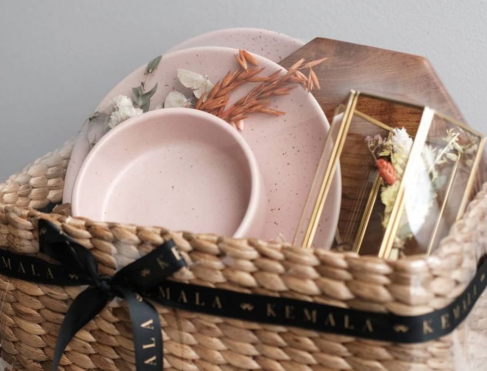 hampers lebaran dengan produk lokal dari pengrajin setempat