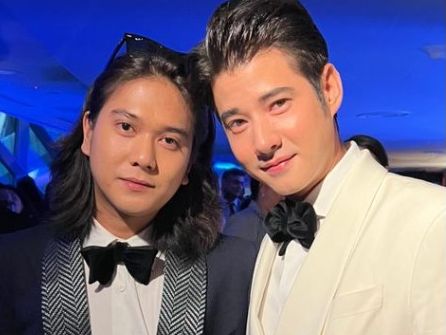 Intip momen kebersamaan Iqbaal Ramadhan dan Mario Maurer di premiere The Lord of the Rings: The Rings of Power.