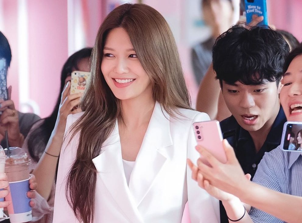 Ini dia 5 fakta menarik drakor Fanletter, Please. Kisah Choi Soo Young jadi artis yang dapat surat dari penggemar.