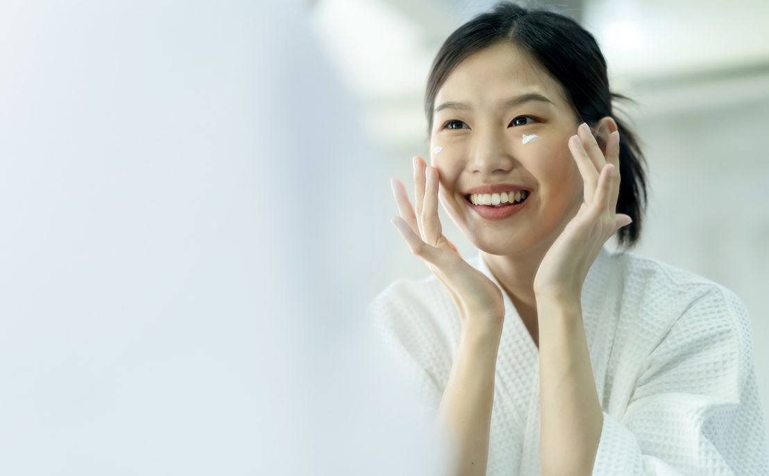 Kerap ditemukan pada produk skincare, simak rekomendasi eye treatment lokal dengan kandungan peptide. Apa saja?