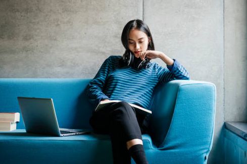 Ingin kembali bekerja setelah career break? Berikut ini beberapa tips yang bisa Kawan Puan terapkan!