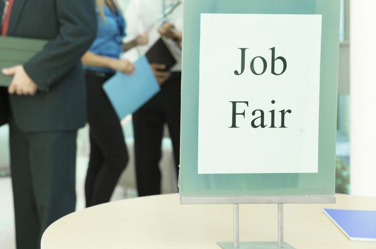 Job fair di Bandung menyediakan 1.500 lowongan kerja selama penyelenggaraan Fornas VII 2023. Yuk, intip!