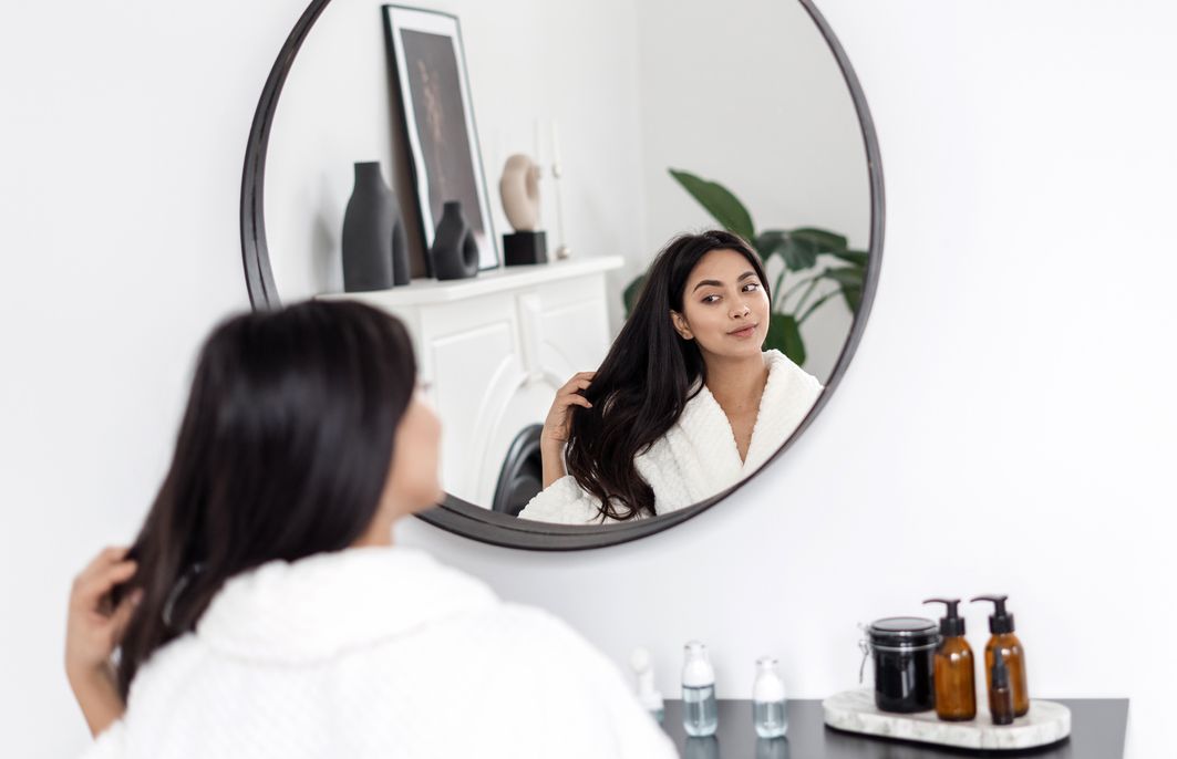 Mulai dari rekomendasi haircare hybrid hingga sejarah wrap dress. Ini berita terpopuler fashion dan beauty.