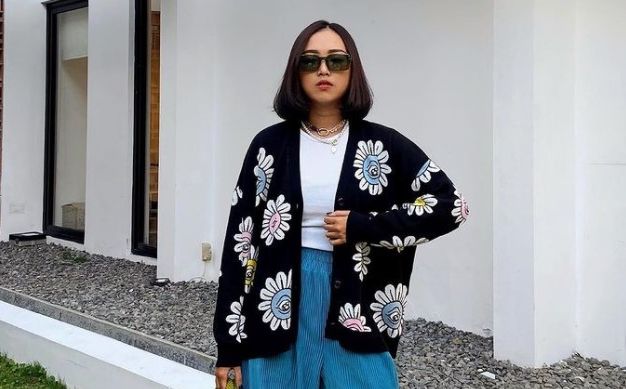 Sharing Srikandi untuk Negeri, pemilik bisnis fashion Alifya Yunita membagikan cerita awal mula mendirikan usaha dan tips mengatur keuangan. Simak!