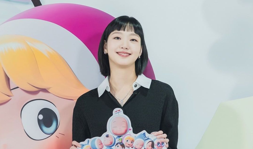 Memerankan karakter perempuan lugu dan seumuran di Yumi's Cells, Kim Go Eun  akui itu salah satu keuntungan baginya sebagai aktris.