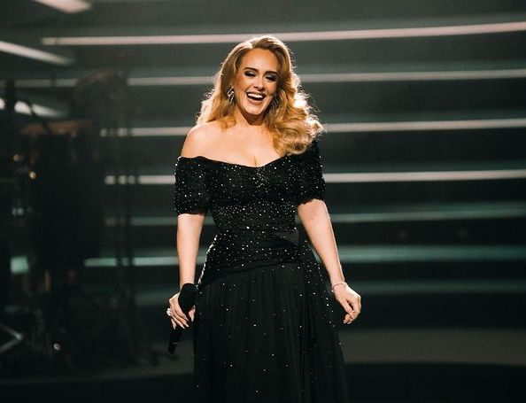 Penyanyi Adele akan merilis video musik lagu terbarunya berjudul 'Oh My God'. Penasaran? Ini dia selengkapnya! 