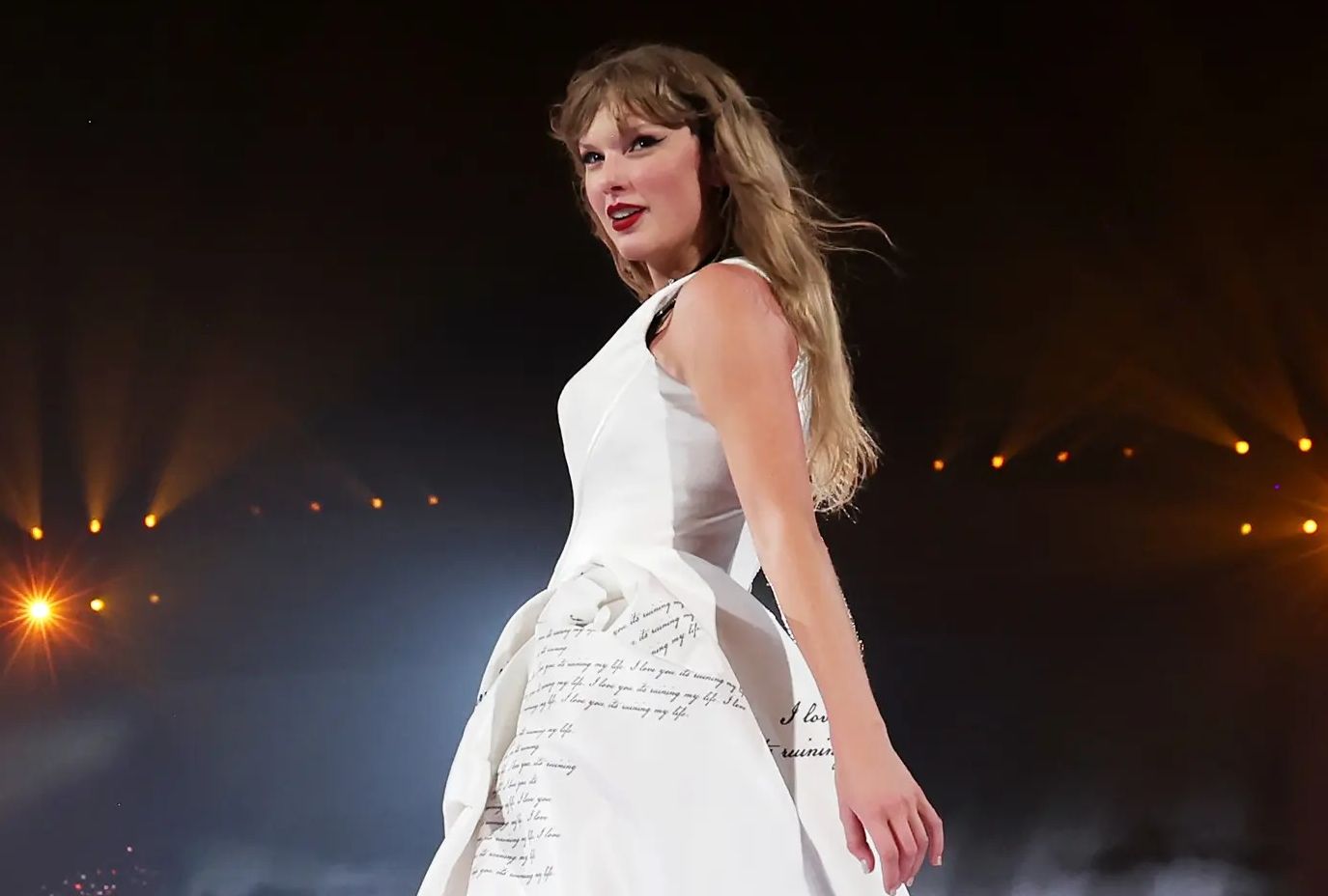 Usai masalah hak cipta, kini Taylor Swift kembali punya kepemilikan atas enam album lamanya. Selamat Taylor Swift!