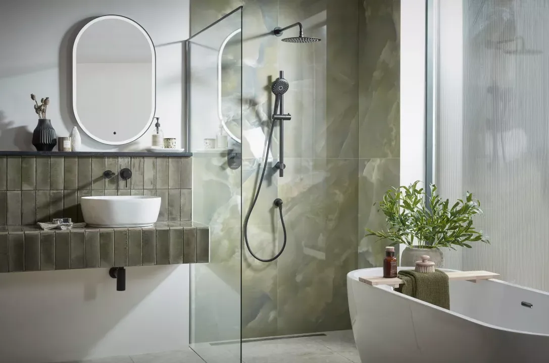 Kawan Puan mau menghias kamar mandi dengan warna hijau? Yuk, simak tips dekorasi kamar mandi dengan perpaduan warna hijau berikut.