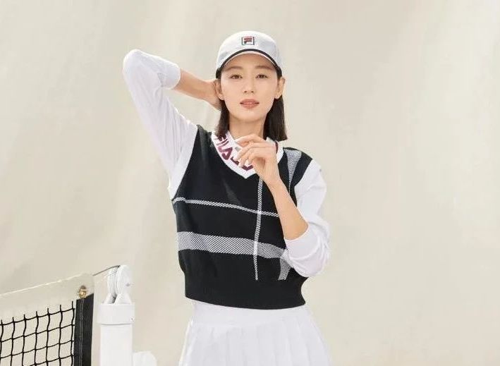 Ulang tahun ke-41 tahun, simak sederet brand fashion dunia yang memilih Jun Ji Hyun sebagai brand ambassador. 