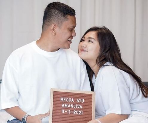 Anak keuda pasangan Tiara Pangestika dan Arief Muhammad telah lahir pada hari ini, Kamis (11/11/2021). Ternyata, ini arti namanya!
