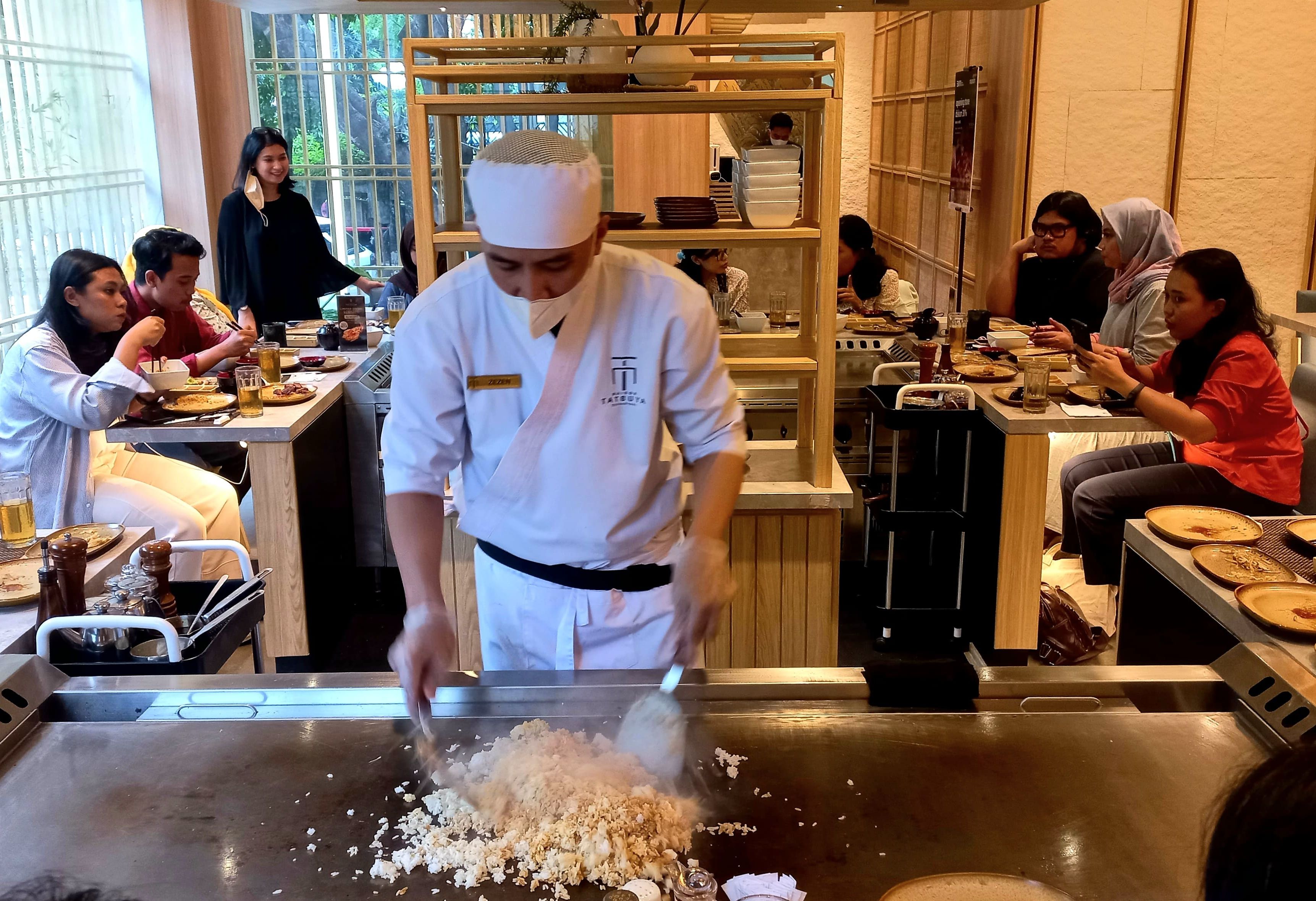 Berikut ini delapan set menu di restoran teppanyaki Maison Tatsuya Pakubuwono, mulai dari ayam hingga wagyu sirloin, simak selengkapnya