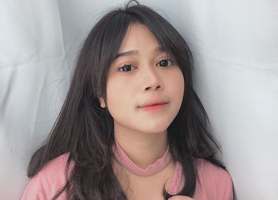 Brisia Jodie menceritakan pengalaman buruk yang terjadi padanya baru-baru ini. Mobilnya dibobol orang saat dirinya sedang shooting di daerah Bogor.