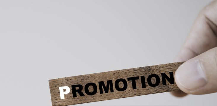 Apple melakukan strategi marketing tanpa mengunggah konten promosi di media sosial. Bagaimana caranya? Simak keterangan ini!