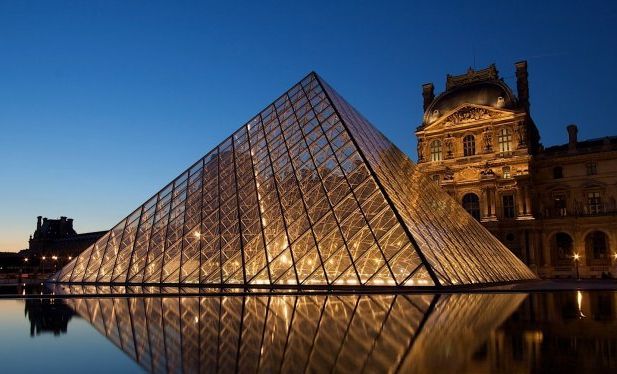 Pertama kalinya dalam hampir 230 tahun, museum seni terbesar di dunia yakni Museum Louvre akan dipimpin oleh seorang perempuan. 