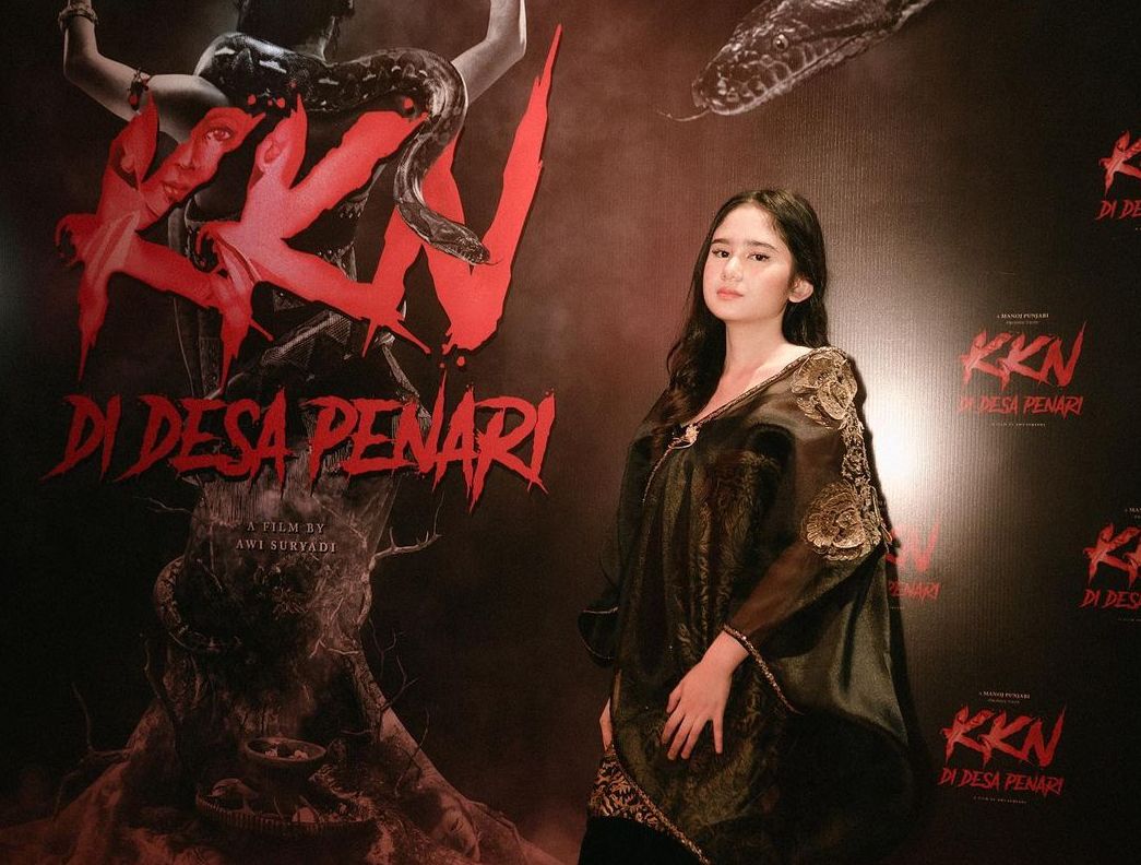 Tissa Biani rela belajar tari daerah walau badan kaku demi perankan karakter Nur di film KKN di Desa Penari. Simak begini pengalamannya!