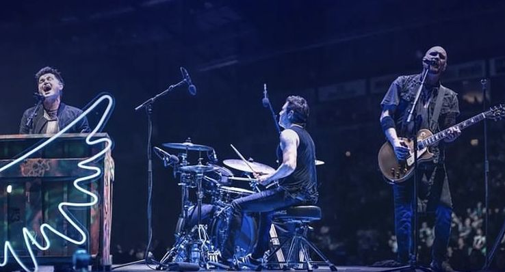 Selain Jakarta, grup band The Script bakal menyambangi Bandung untuk kembali menampilkan aksi panggungnya. Segini harga tiketnya.