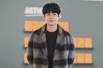 Choi Woo Shik di Our Beloved Summer Episode 12