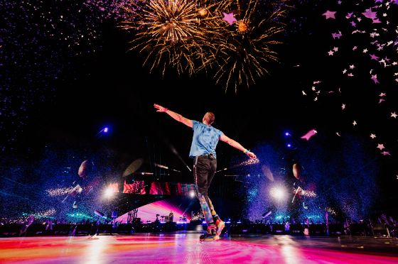 Ada aturan seperti ini, ikuti tips ajak anak nonton konser Coldplay di Jakarta berikut yuk, Kawan Puan!