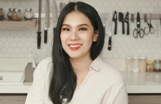 Chef Devina Hermawan baru saja membuka lowongan kerja untuk video editor. Ini dia persyaratan yang harus dipenuhi.