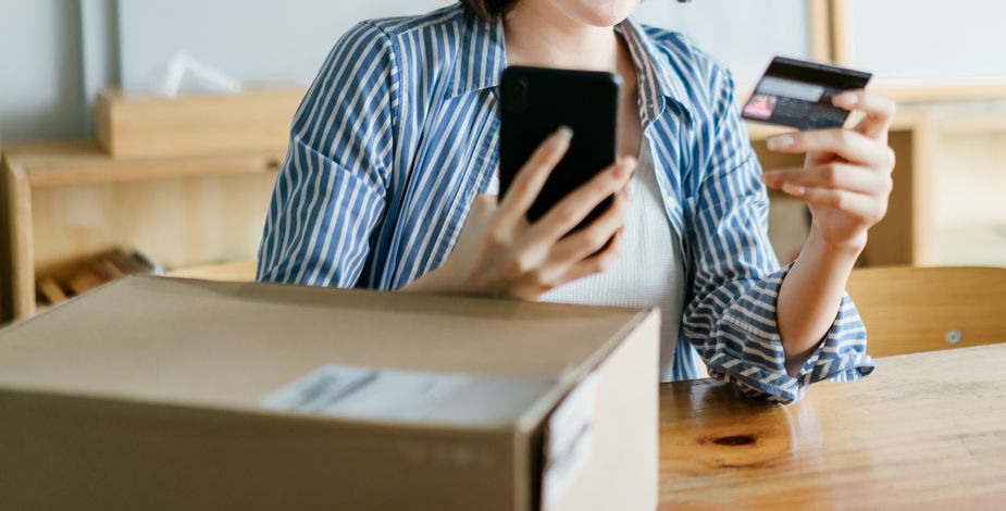 Kawan Puan, kamu sebagai penjual layak waspada jika berhadapan dengan pembeli palsu yang lakukan modus penipuan online berikut ini!