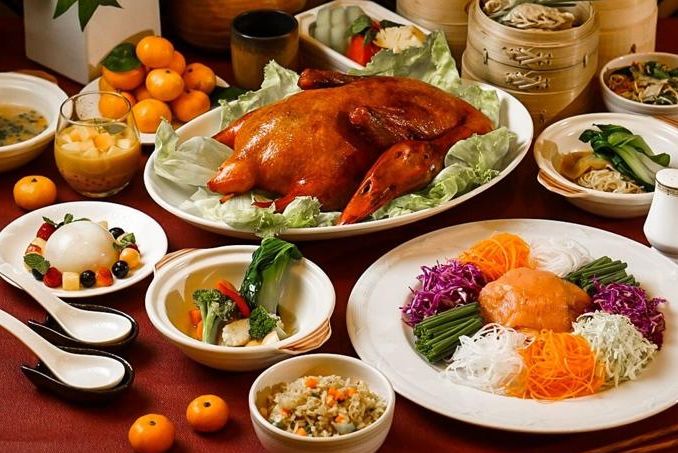 Dalam rangka merayakan Tahun Baru Imlek 2023, InterContinental Bali Resort mengadakan sesi santap malam prasmanan dengan menu khas Tiongkok