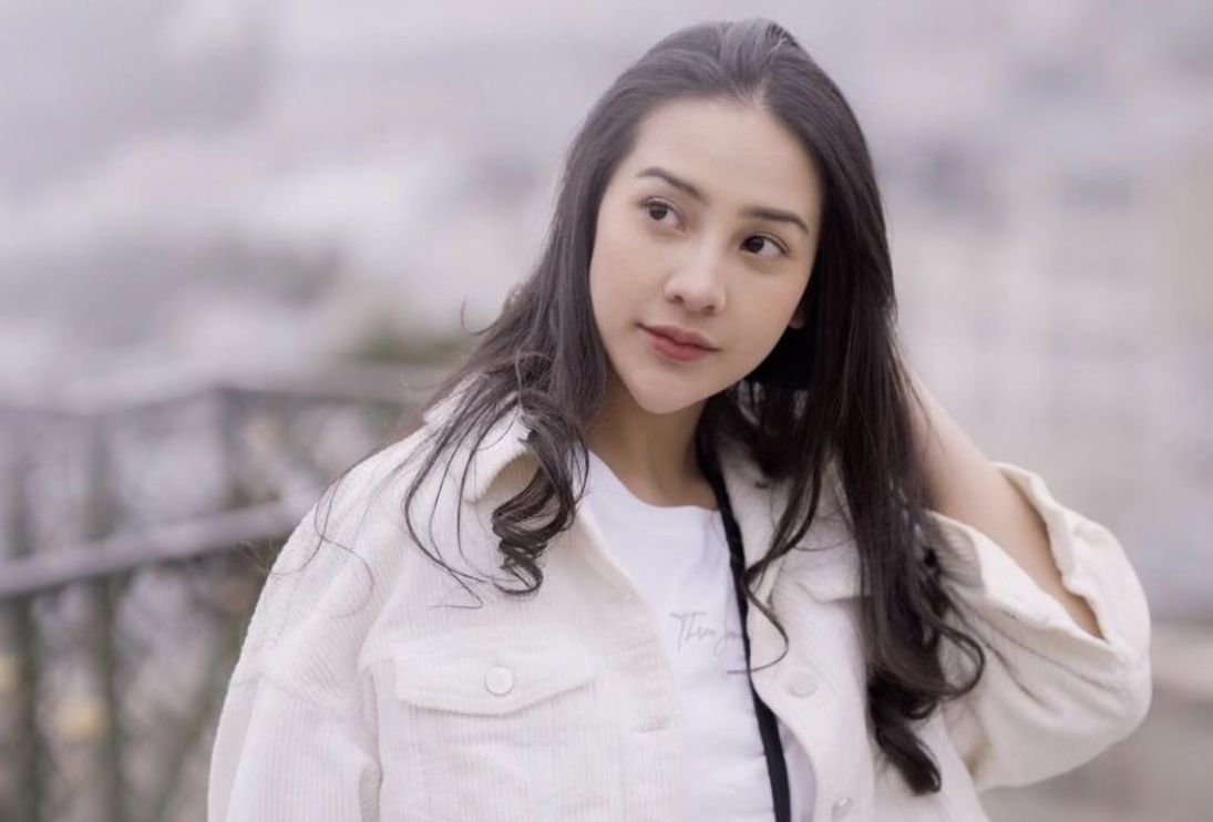 Ternyata ini sumber uang Anya Geraldine, selebgram sekaligus aktris yang sedang jadi sorotan usai mengunggah potret bersama Rayyanza.
