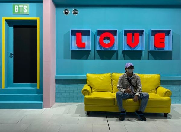 Destinasi viral di TikTok, berikut ini 4 aktivitas seru di BTS Exhibition: Proof in Jakarta, simak selengkapnya.