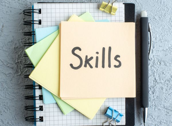 Kawan Puan berkarier di bidang pekerjaan yang berhubungan dengan anak-anak? Tingkatkan skills-mu dengan cara ini, yuk!