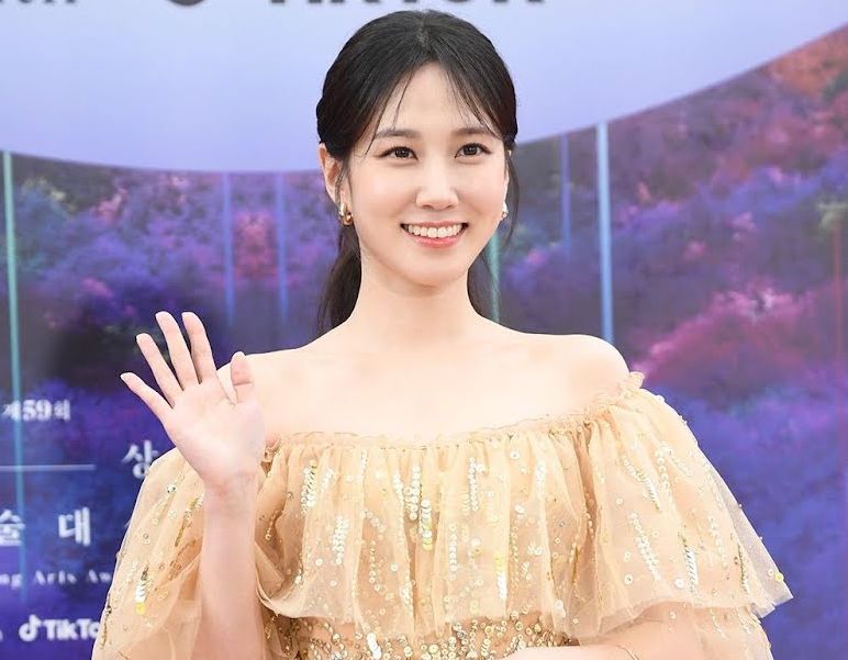 Berikut ini 5 gaya fashion Park Eun Bin yang sedang viral di TikTok karena menyabet Daesang di Baeksang Arts Awards 2023.