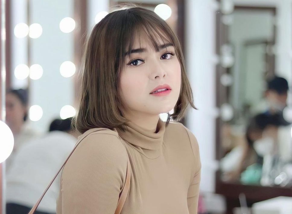 Bagi Kawan Puan yang tertarik dengan dunia kecantikan, ada info buat kamu. Berikut ini adalah 4 tips dapatkan tampilan makeup no makeup