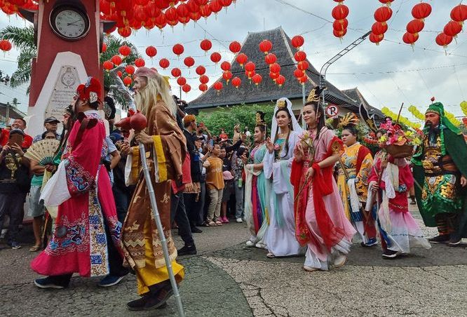 Sambut Imlek, berikut ini tips nonton Karnaval Budaya Grebeg Sudiro 2024 di Kota Solo, hati-hati bawa barang.