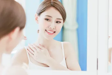 Hindari 4 kebiasaan buruk ini demi menjaga kesehatan dan keindahan payudara.
