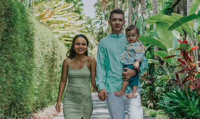 Pola asuh anak mix culture ala konten kreator TikTok bernama Theea yang punya suami asal Rusia. Seperti apa?
