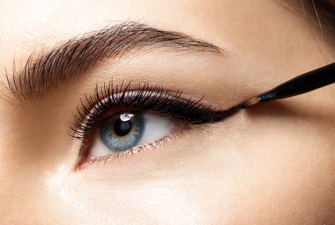 Rekomendasi eyeliner pencil rating tertinggi di Sephora, semuanya tahan lama dan anti luntur jika terkena air. Yuk, intip!