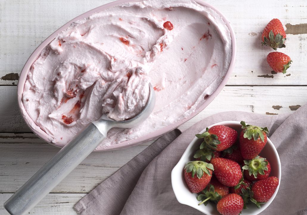 Berikut ini lima tips memasak cepat es krim stroberi di rumah yang tentunya lebih nikmat dan sehat, simak ya!