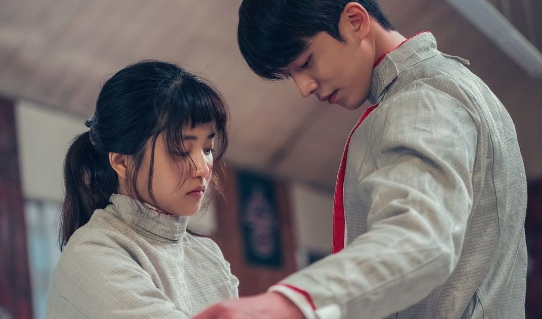 4 rekomendasi drama Korea romantis yang bertemakan olahraga, ada Twenty Five Twenty One yang sedang tayang di Netflix.