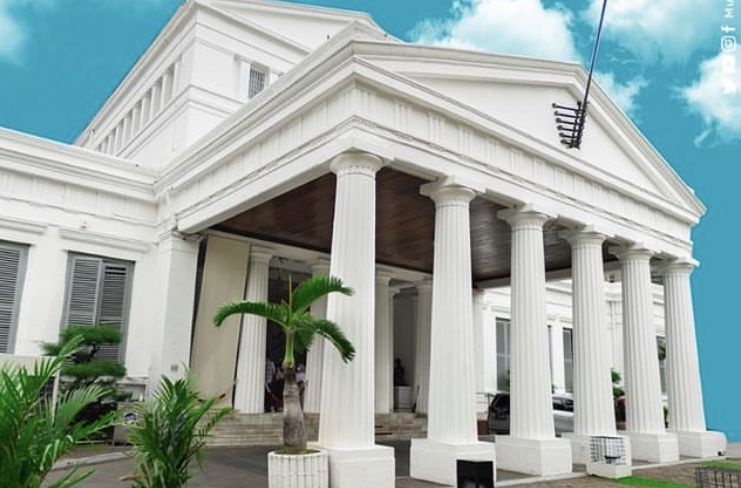 Dikabarkan kebakaran pada Sabtu, (16/9/2023), yuk, mengenal Museum Nasional Indonesia beserta benda bersejarah yang jadi koleksi di dalamnya.