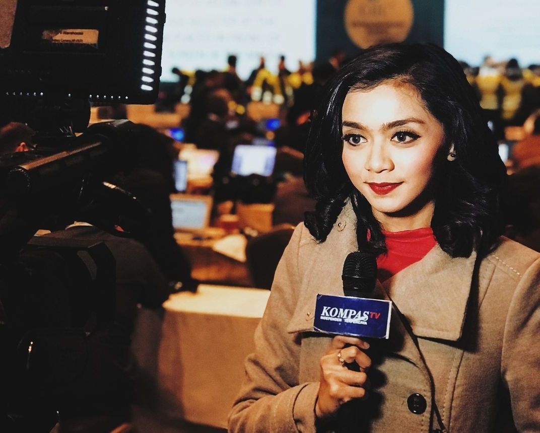 Jurnalis sekaligus news anchor Kompas TV, Frisca Clarissa menceritakan pengalamannya saat melakukan liputan teroris dan demo. Seperti apa ceritanya?
