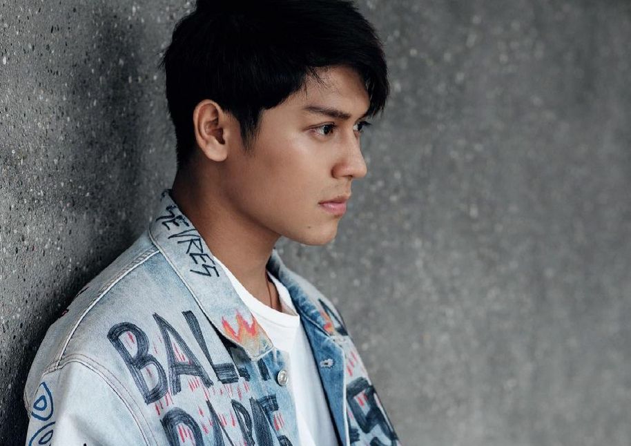 Rizky Billar diberhentikan sebagai pembawa acara Dangdut Academy 5.
Komisi Penyiaran Indonesia (KPI) beri apresiasi Indosiar.