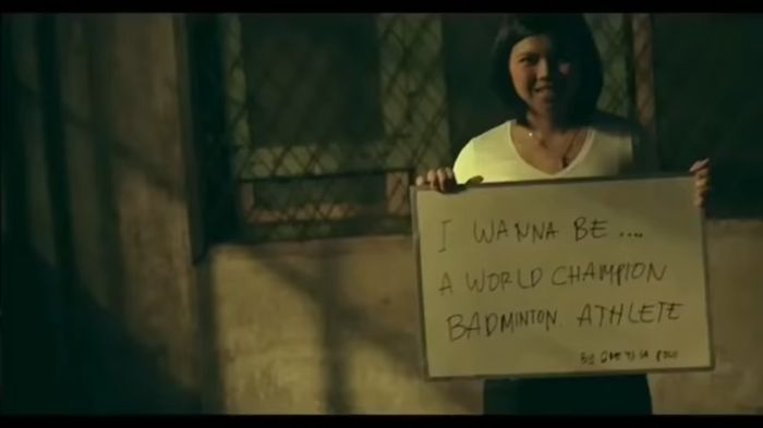 Greysia Polii dalam video musik di lagu AgnezMo.