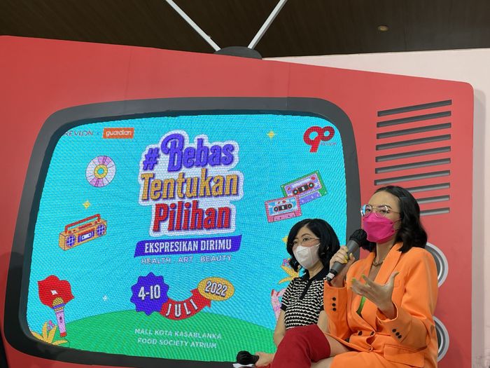 Food vlogger Magdalena Fridawati bagikan tips kecantikan di Kota Kasablanka, Rabu (6/7/2022).